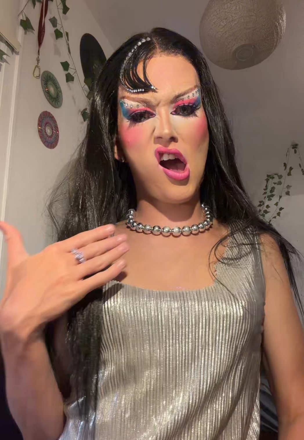 @tanti.is.sickening