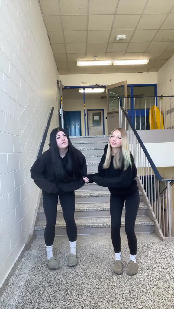 @avaellie