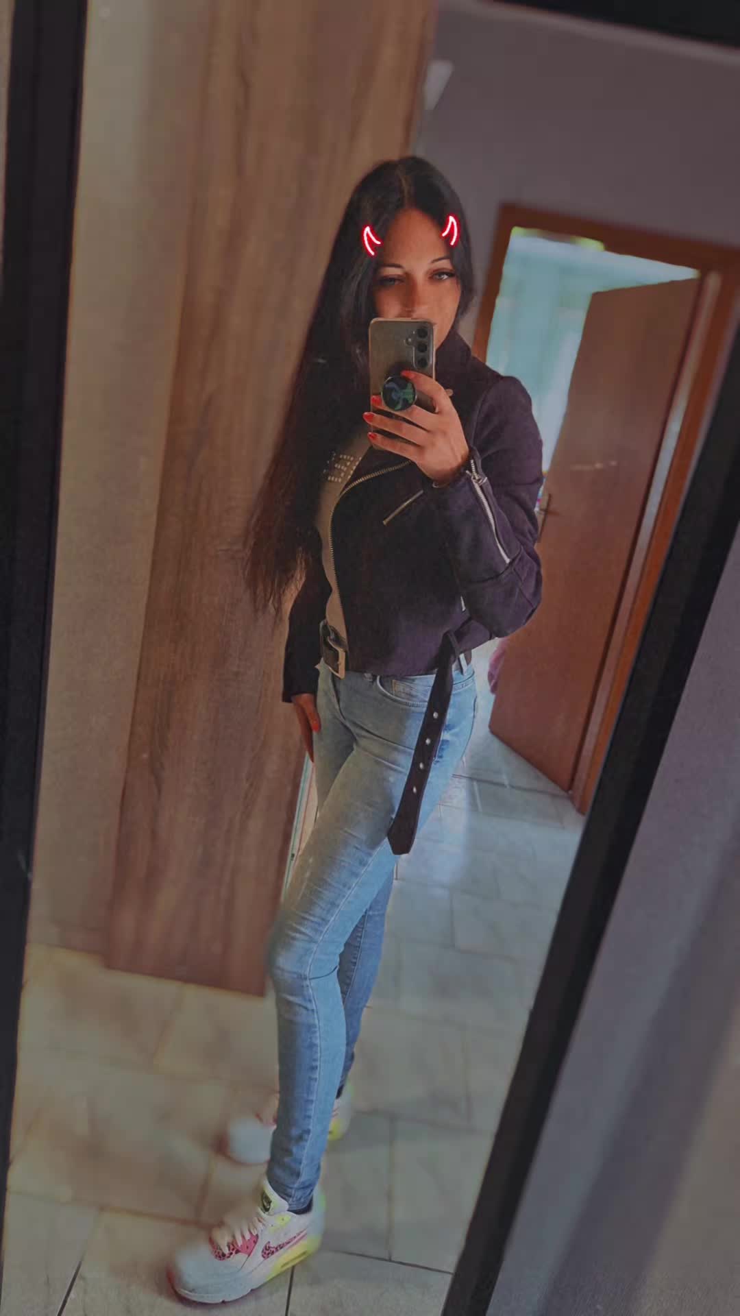 @Ela