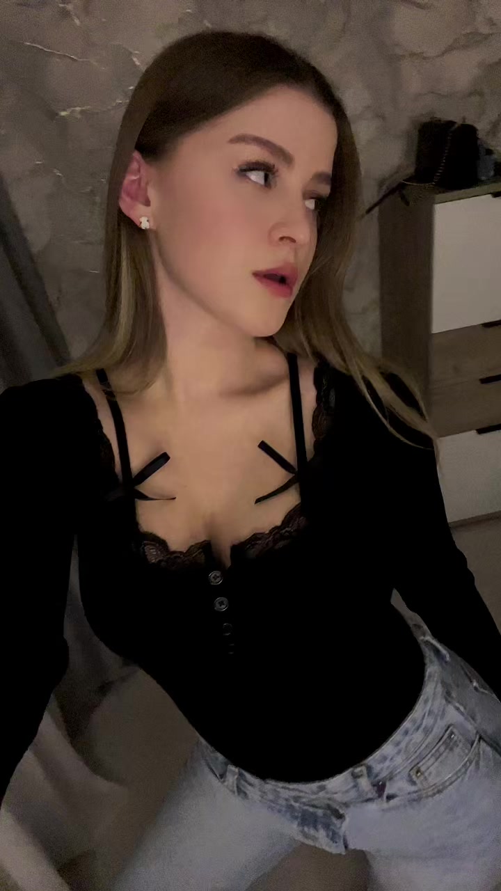 @Анечка🪽