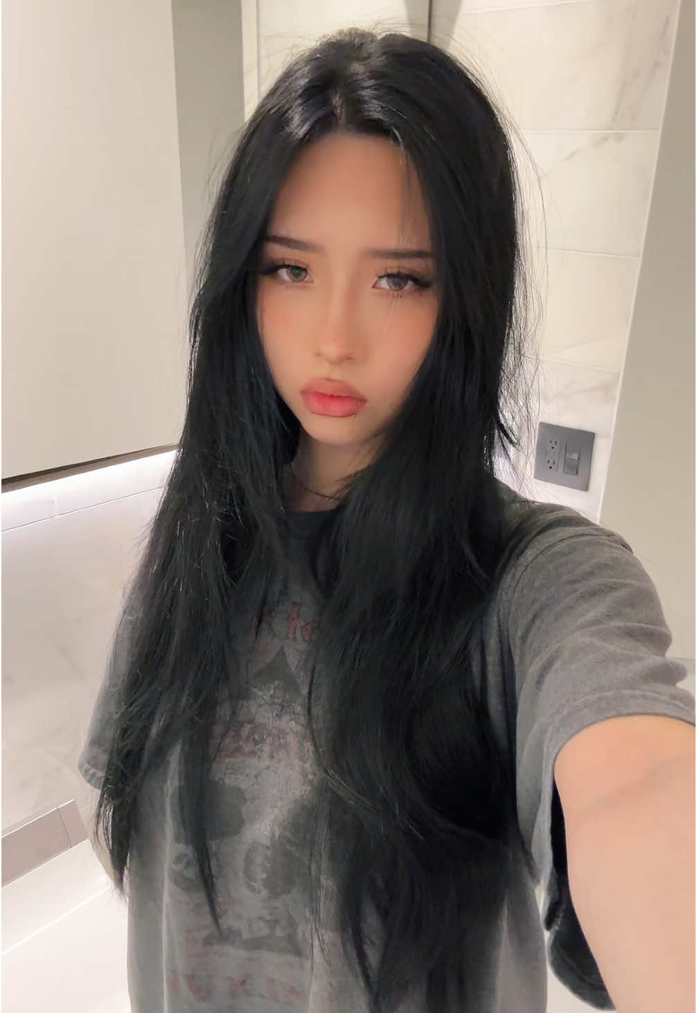 @￶