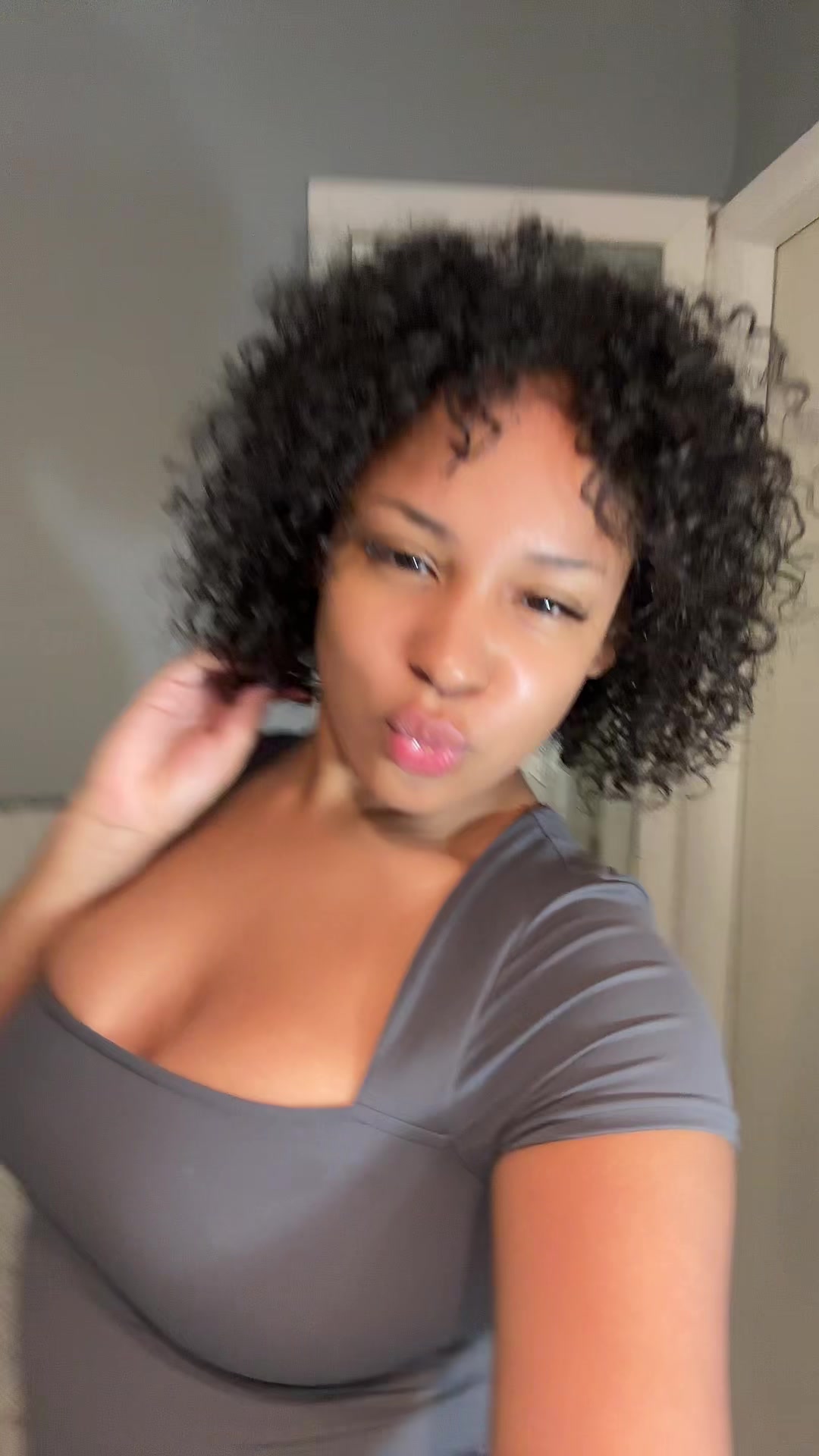 @Andelyse