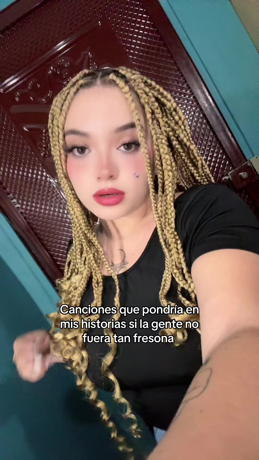 @Nicolle🇭🇳👻