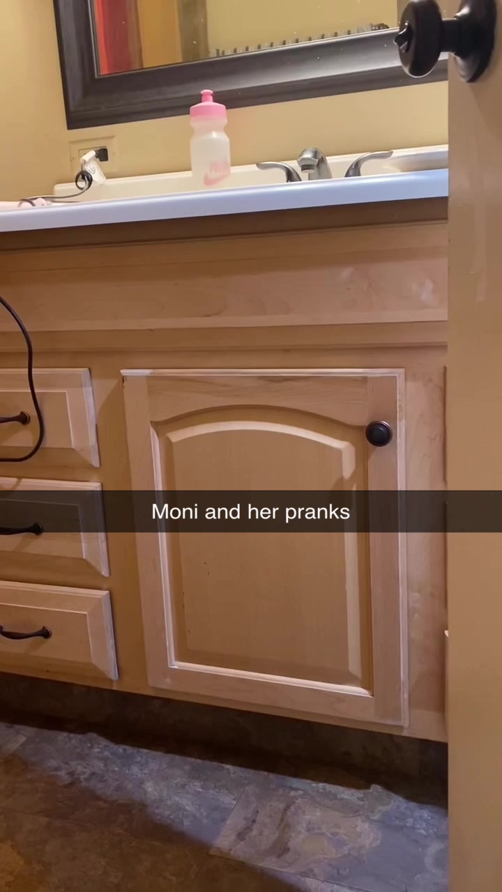 @R8dryvonne
