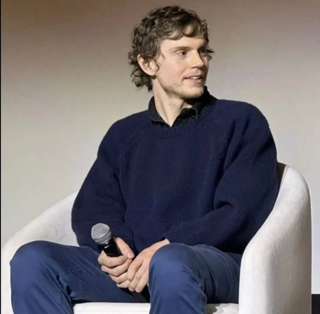 @Evan Peters Gwen🎀
