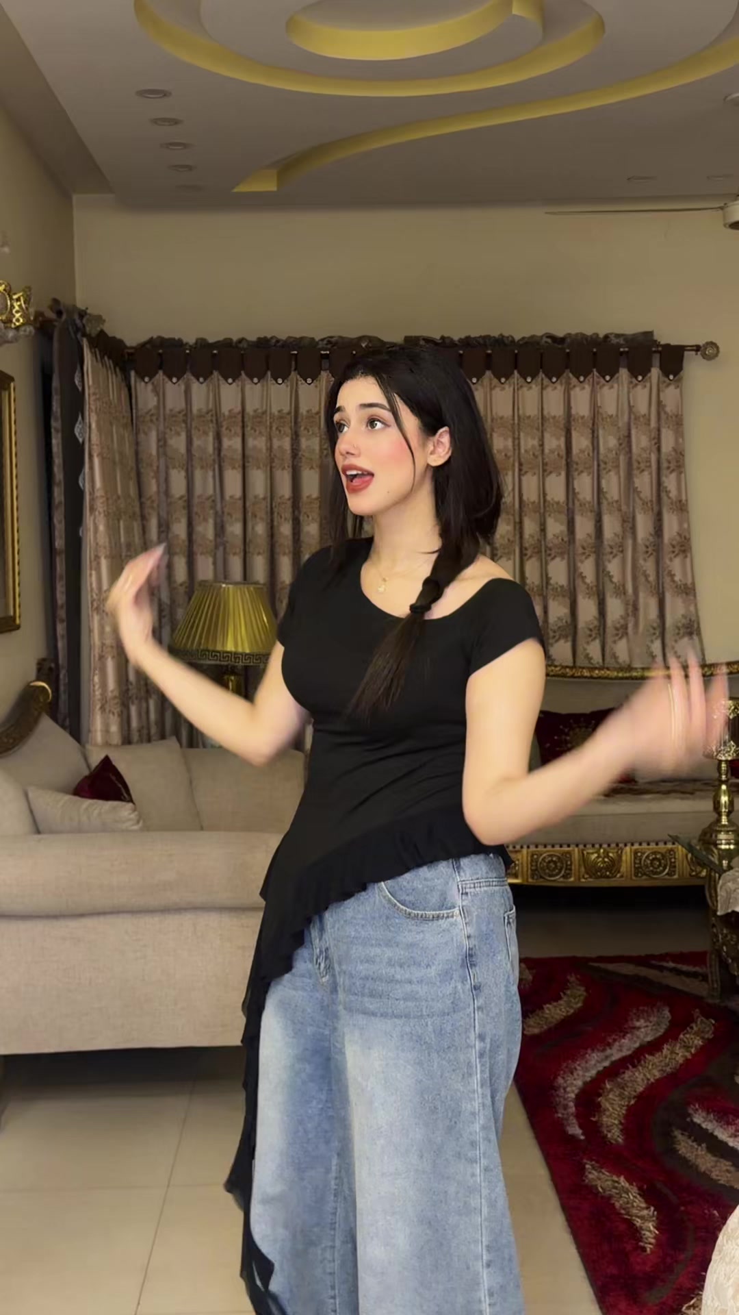 @Alina Amir