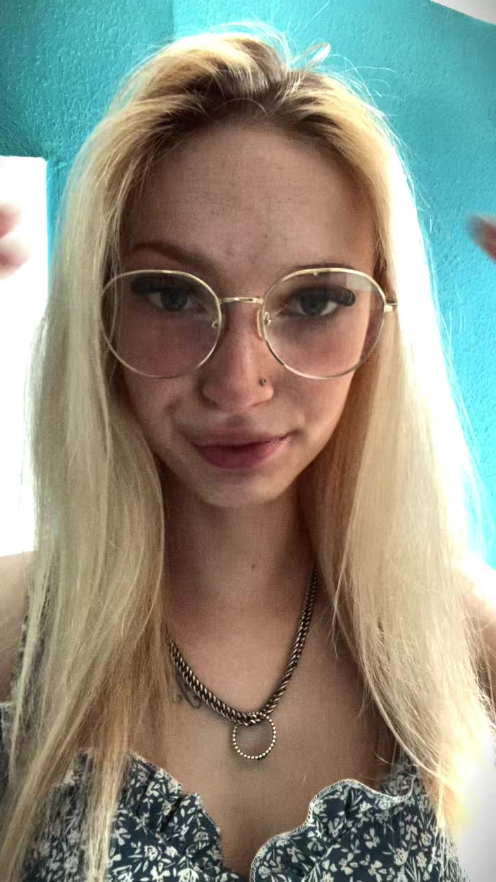 @💜😈𝙻𝚊𝚞𝚛𝚊💜😈