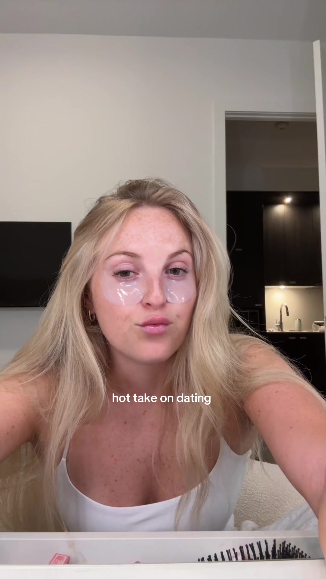 @dumbblondediary