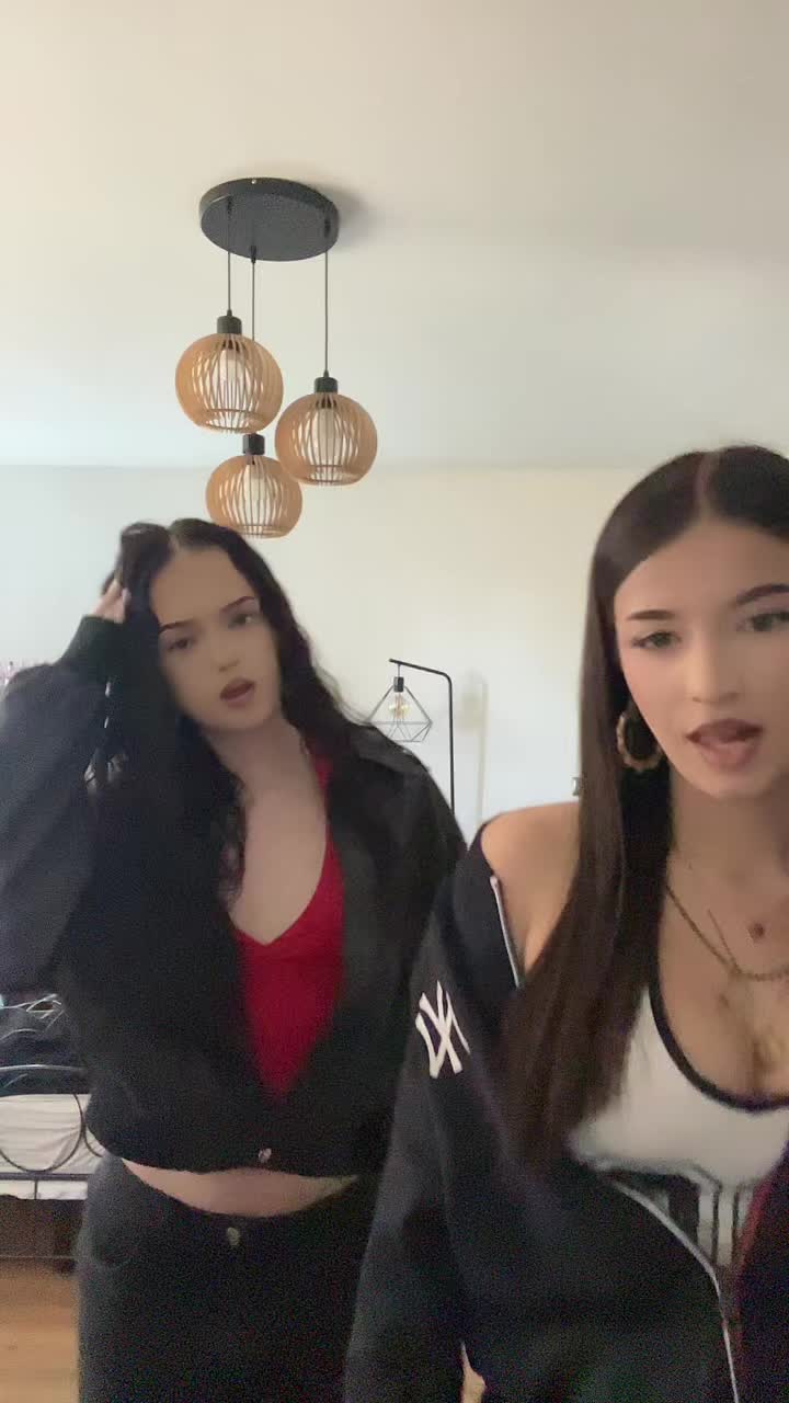 @juicy$$twins