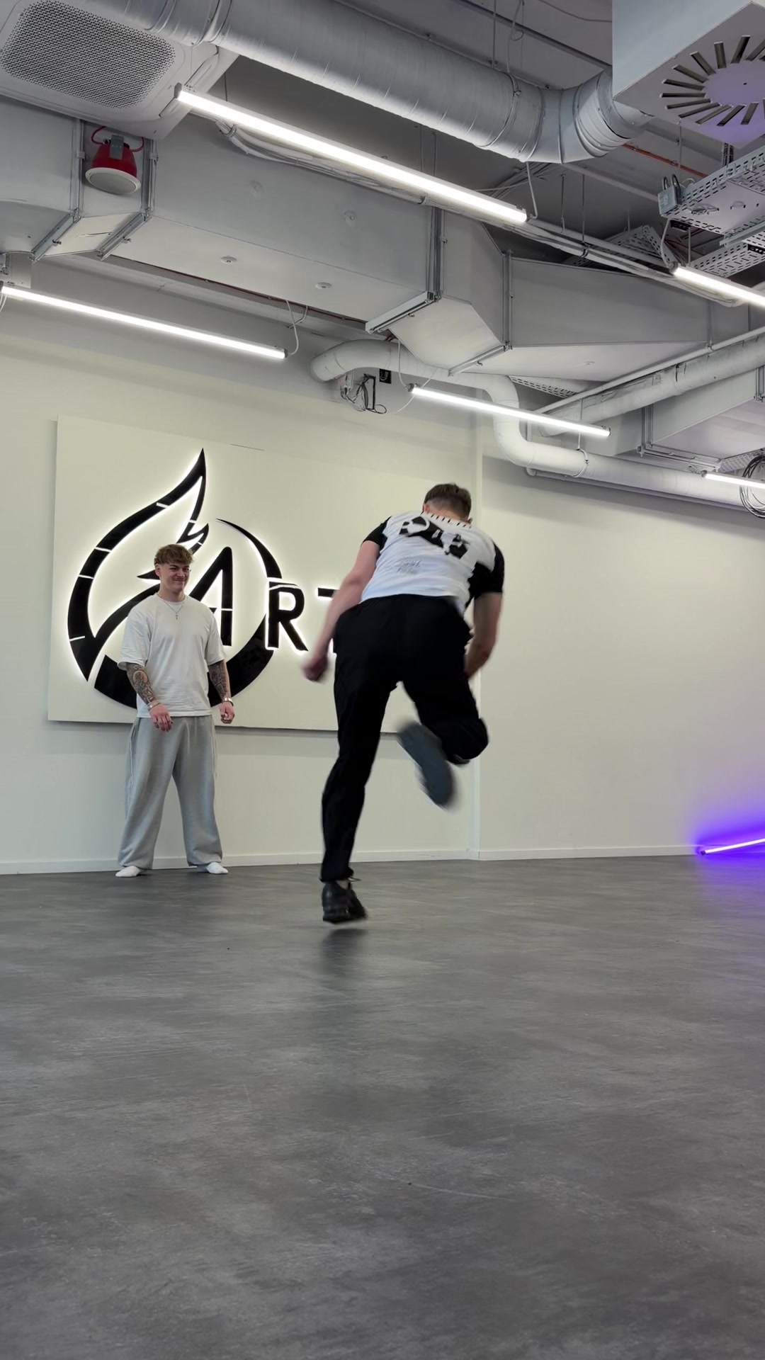 @Philipjumpstyle
