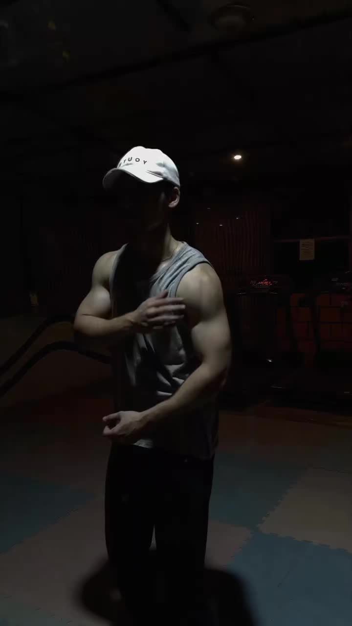 @SherryFitt