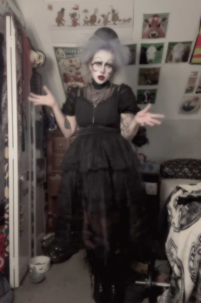 @dollygoth666
