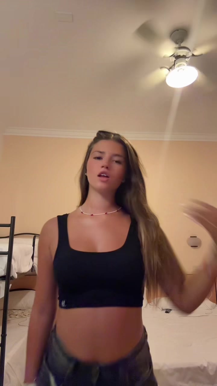 @cloecarpino__