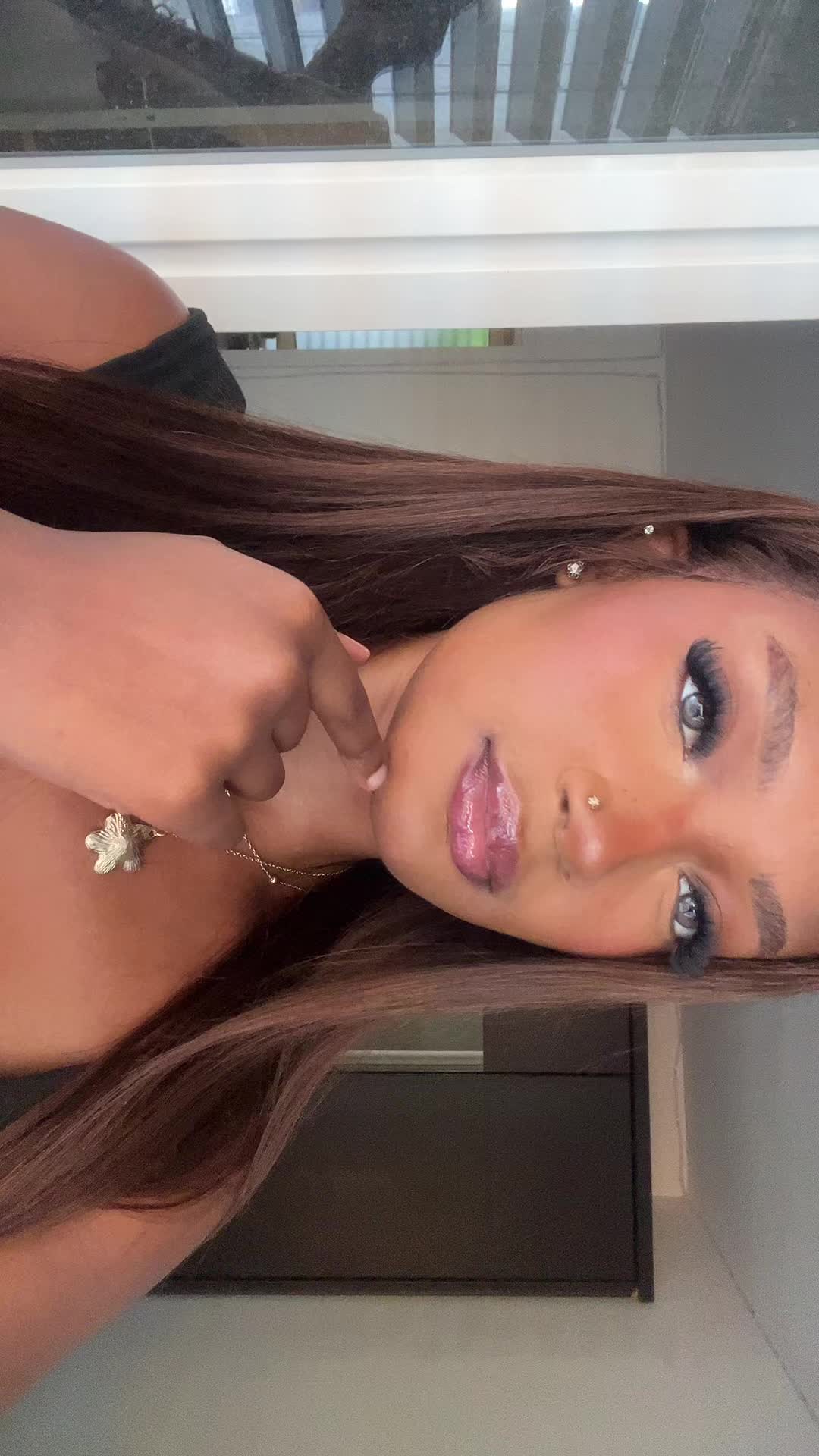 @🖤