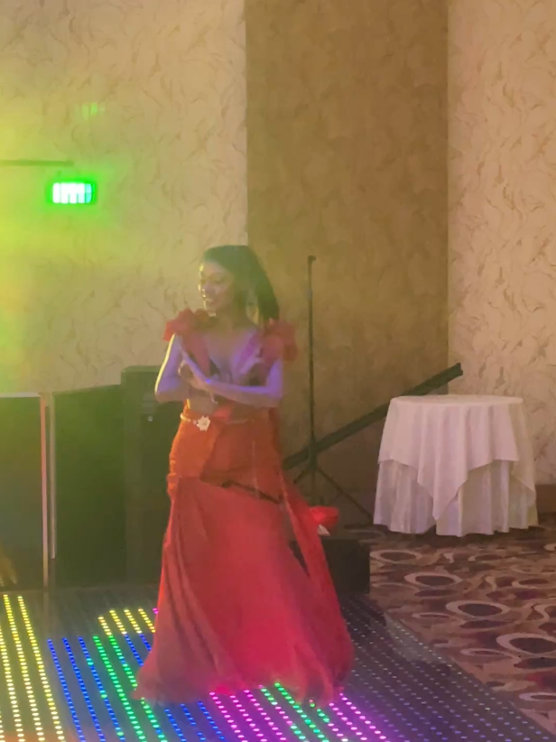 @Deshi💃 Dancer 🧚🍂
