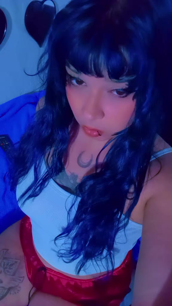 @Tainá