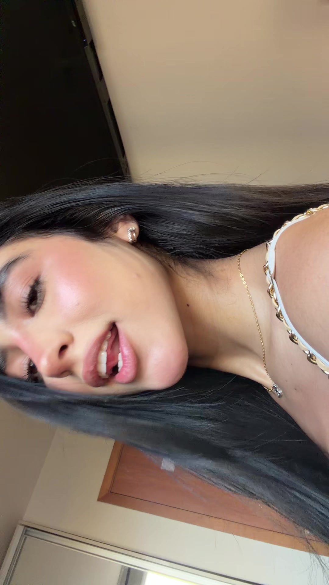 @beaqueiroz