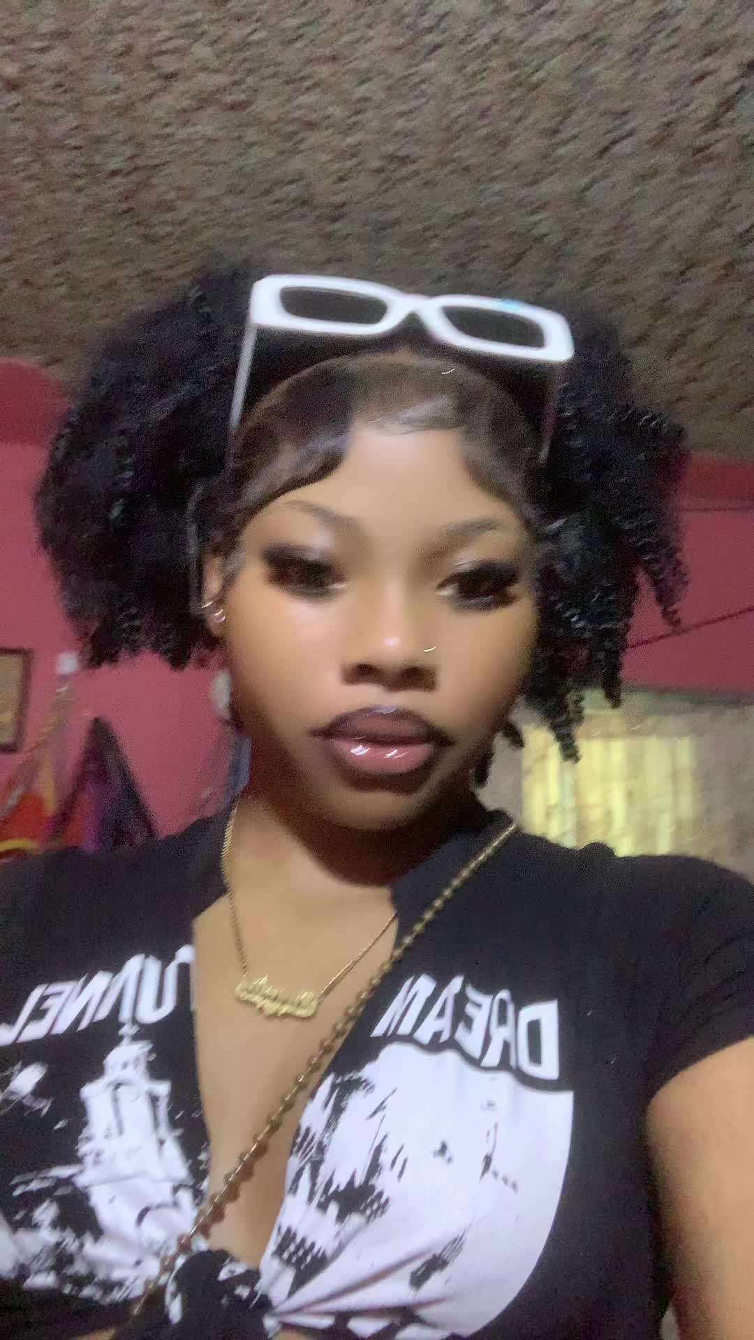 @Shandaethebee