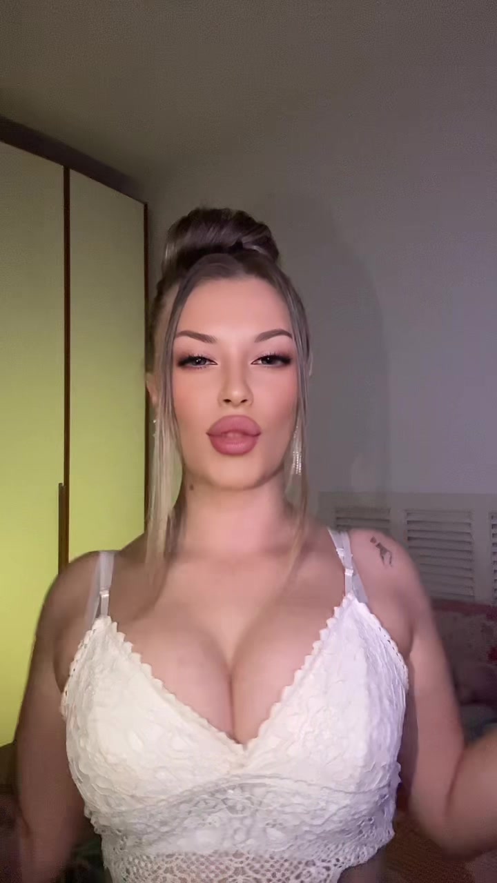 @Alinaa
