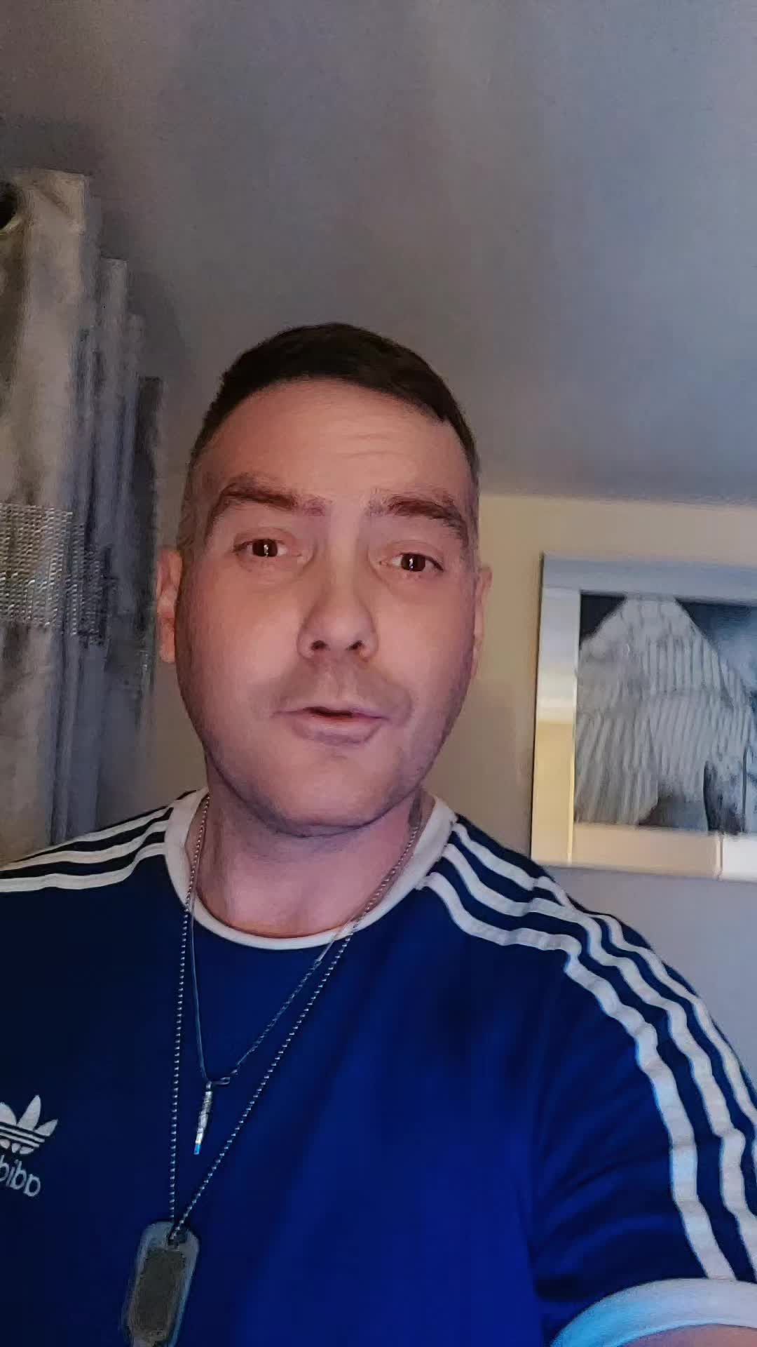@Big Dee 🇬🇧🤝🏼🇨🇮 😉