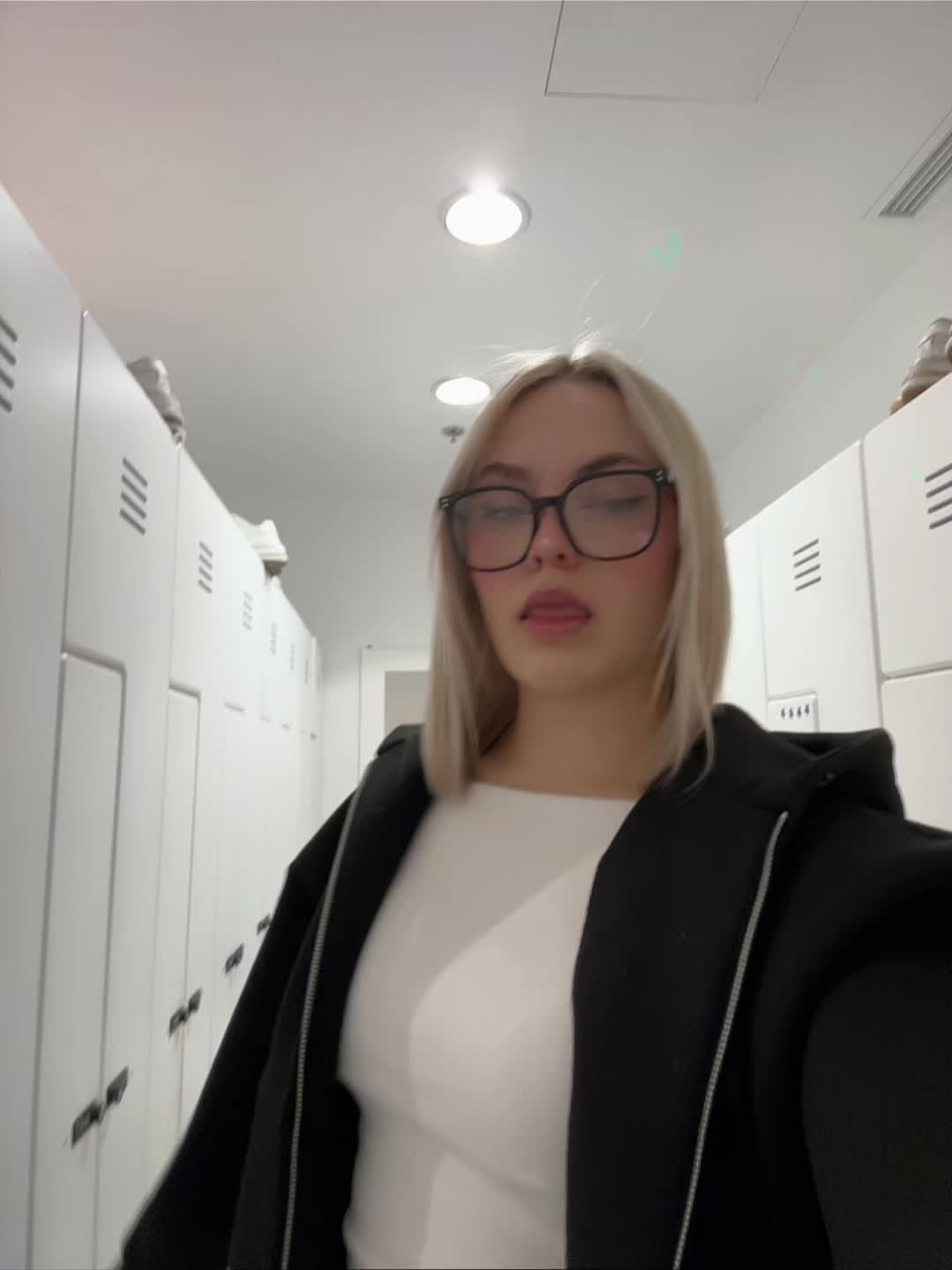 @urfavbl0ndi3