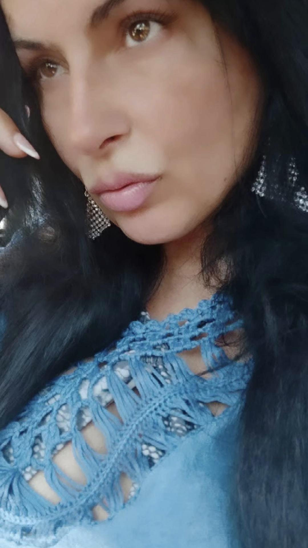 @Lara