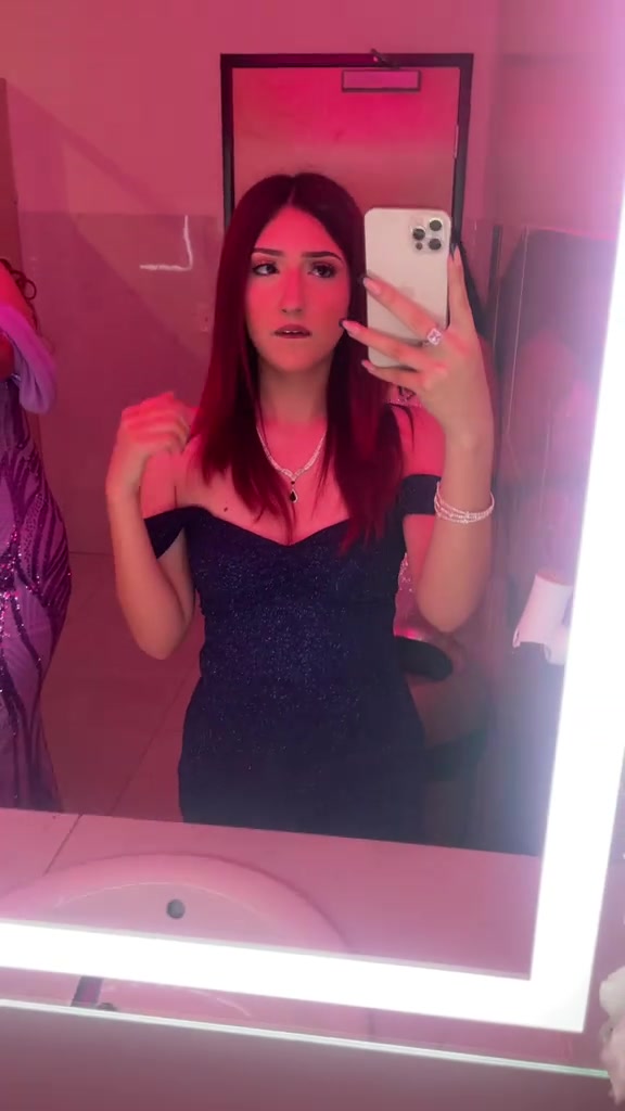 @laura