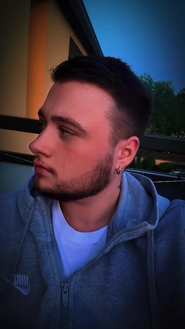 @Alex🪽