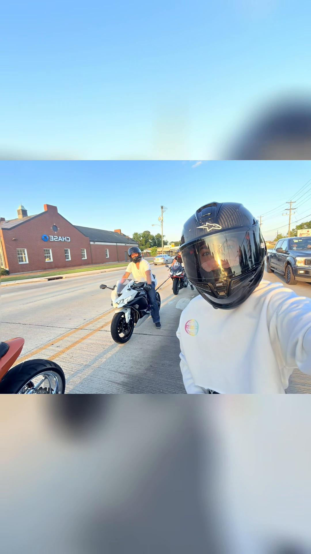 @T 🏍️ F F A N Y
