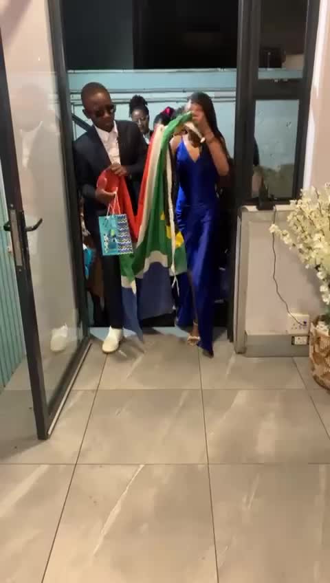 @Makhozah