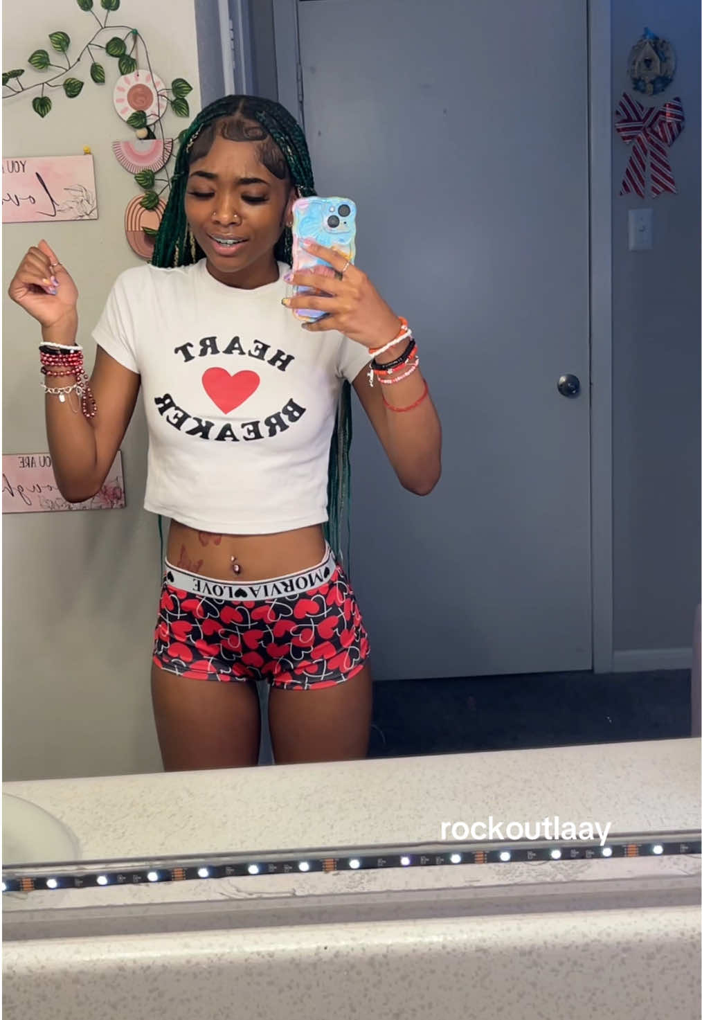 @rockoutlaay