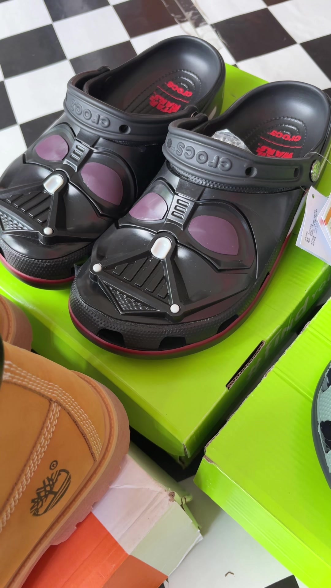 @Alien Sneaker & Streetwear