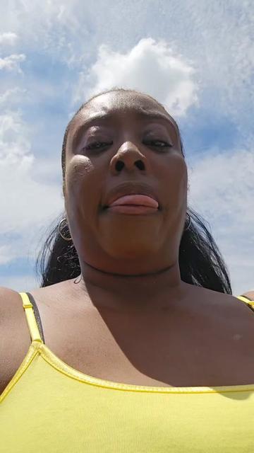 @latishabeshea