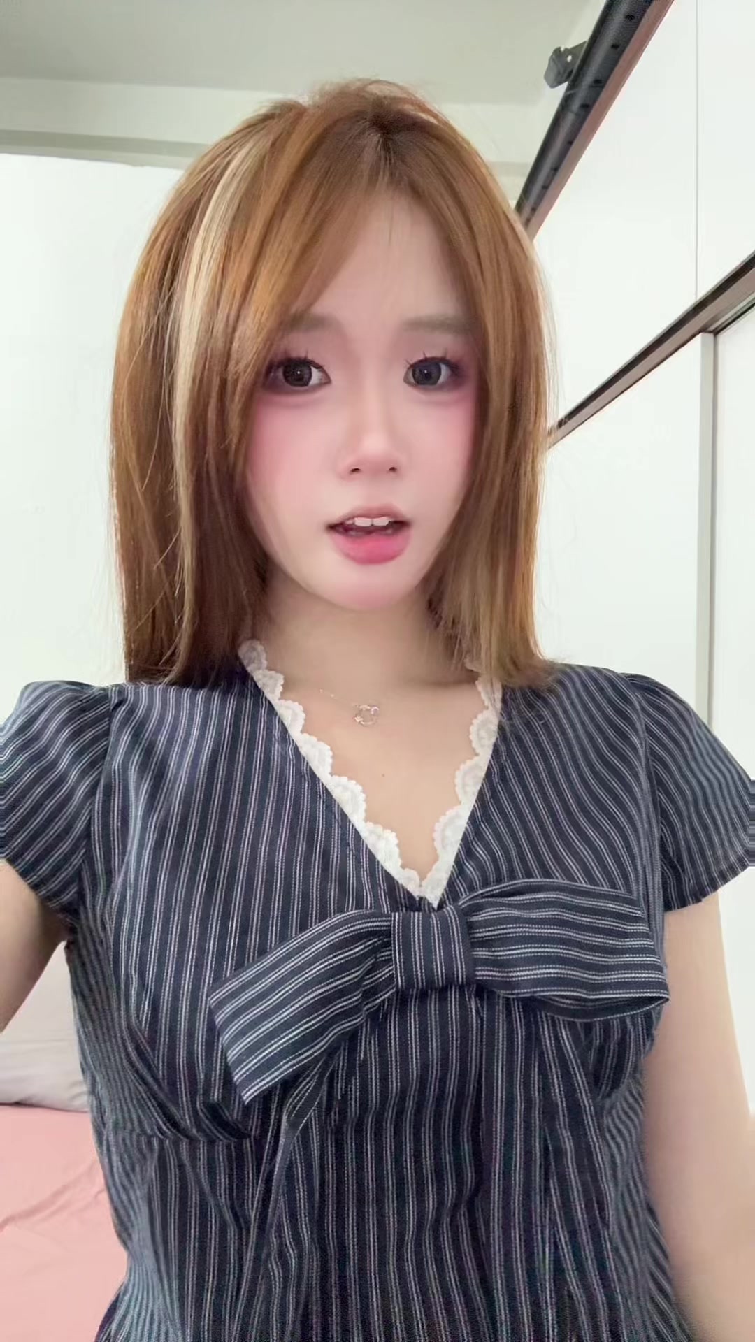 @Thảo vân lên xe anh!