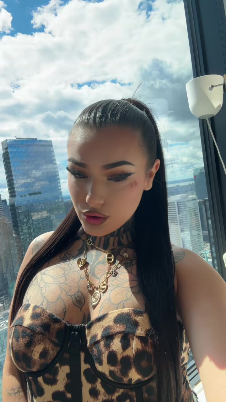 @Baddie_ink
