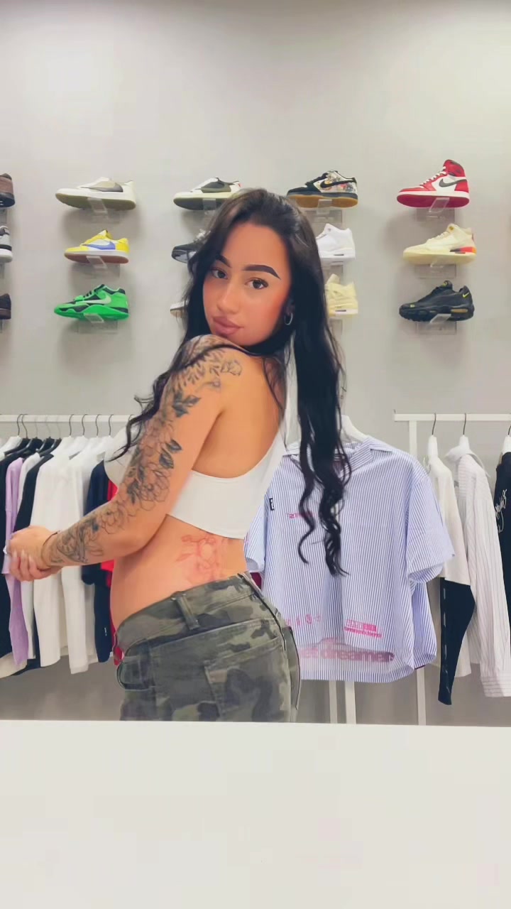 @mel bby🍒