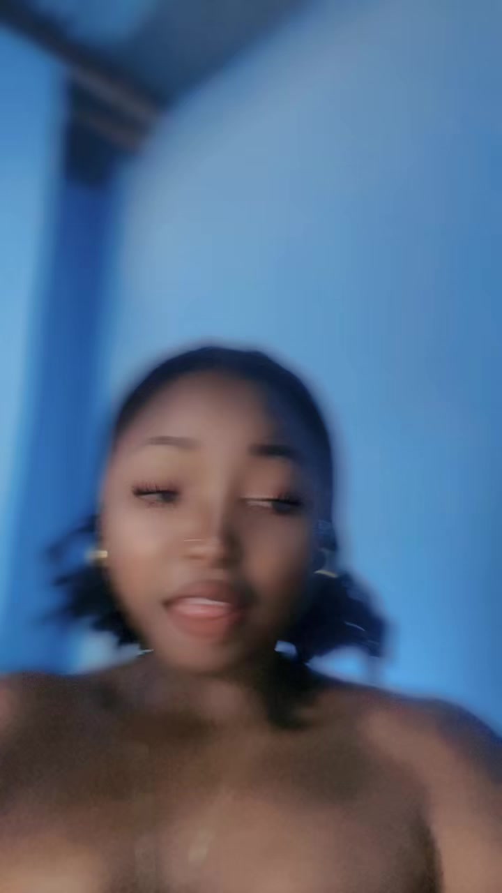 @V&acirc;nia
