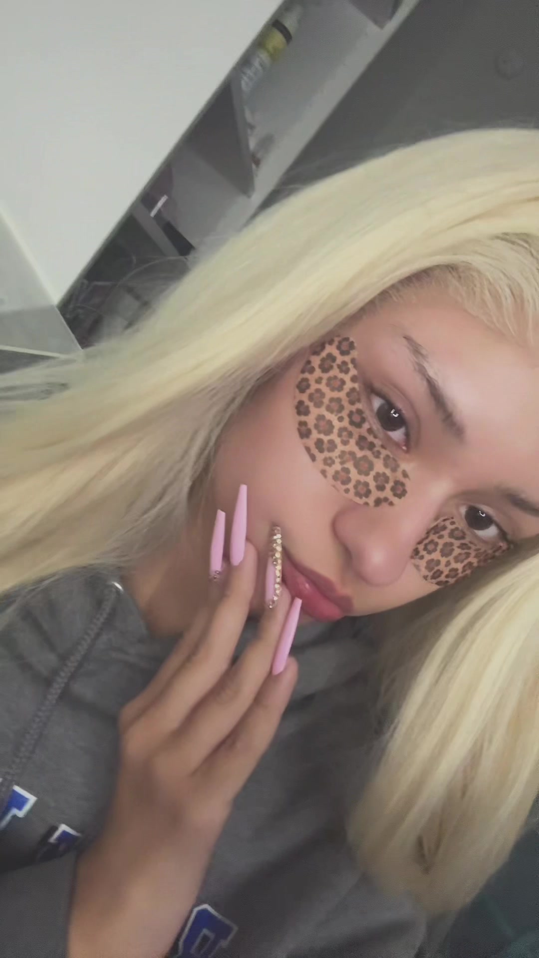 @👸🏼