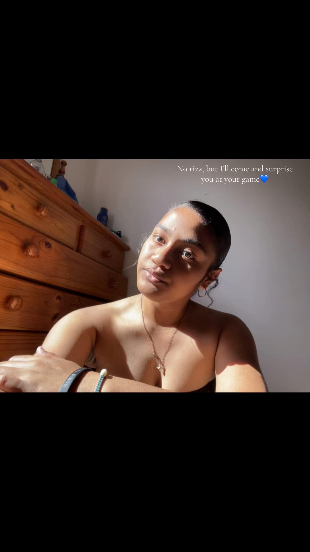 @🦦