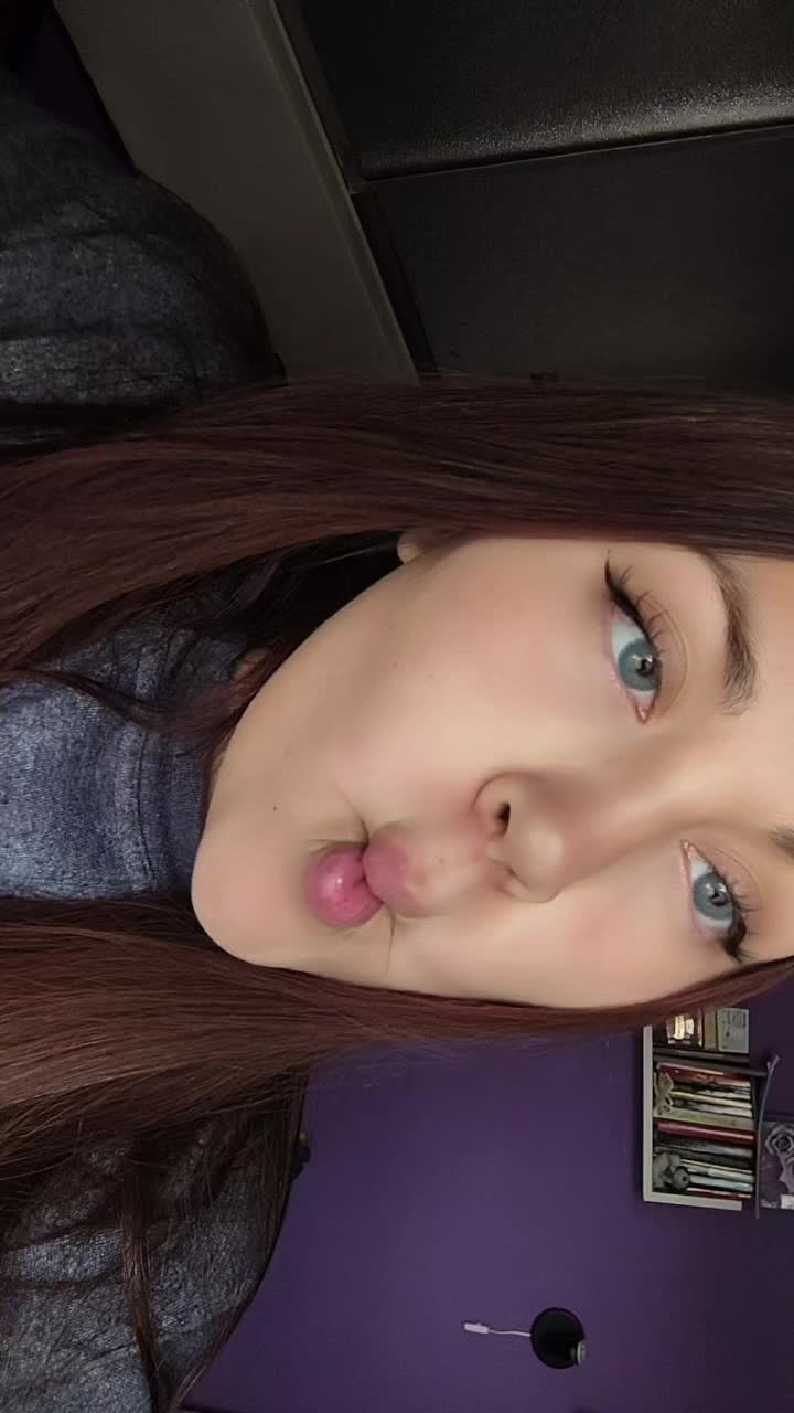 @Camila Valderrama
