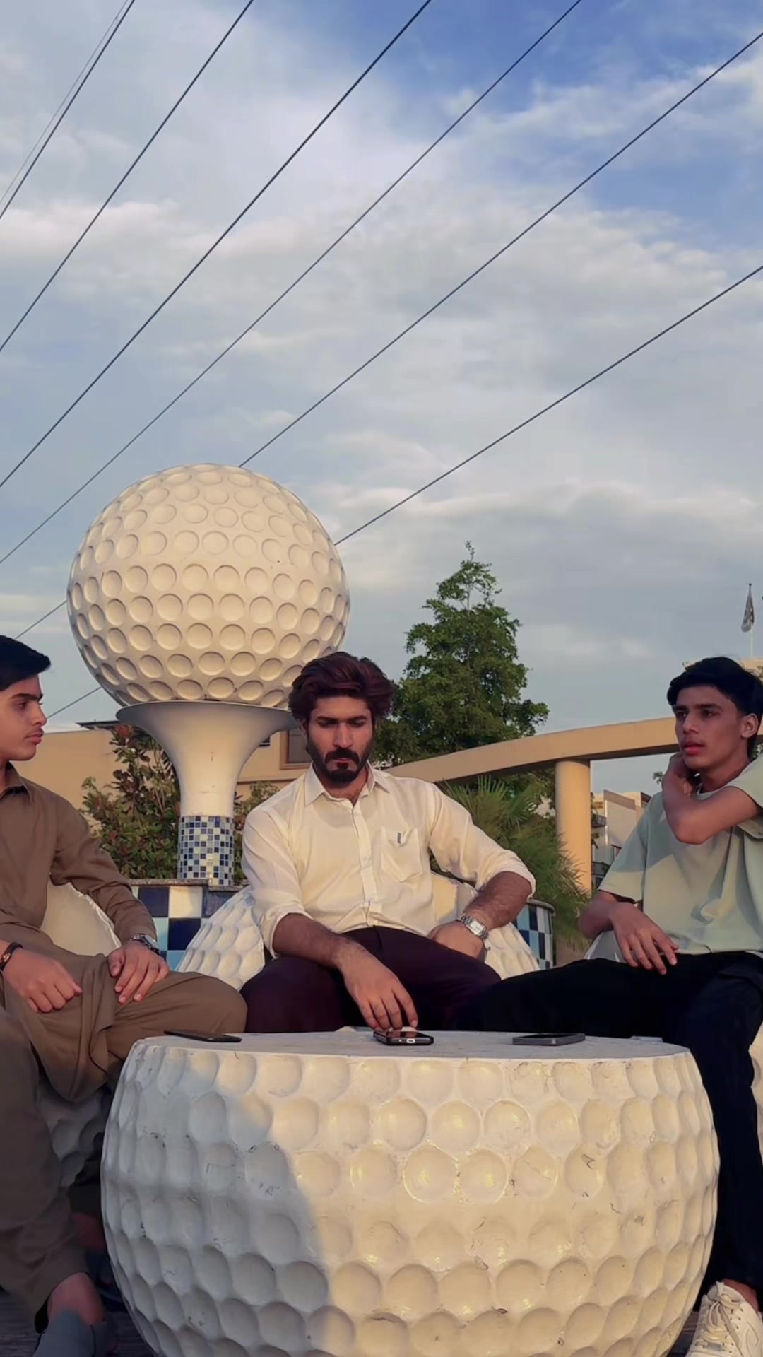 @KHAN🇵🇰