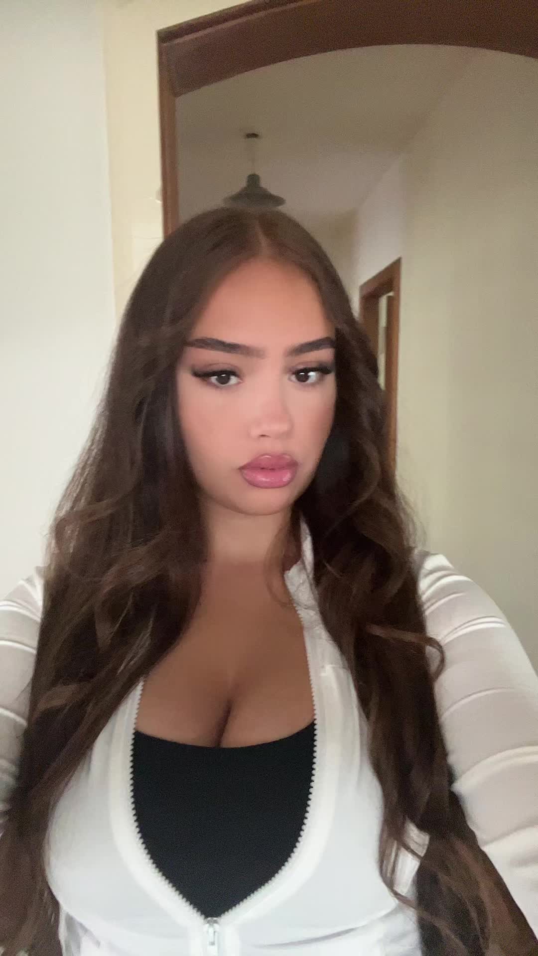 @𝐌𝐞𝐥𝐢𝐡𝐚