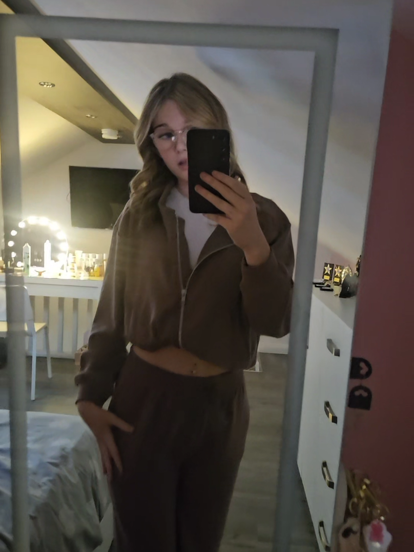 @𝐥𝐚𝐜𝐢𝐞𝐦𝐜𝐥𝐚𝐮𝐠𝐡𝐥𝐢𝐧