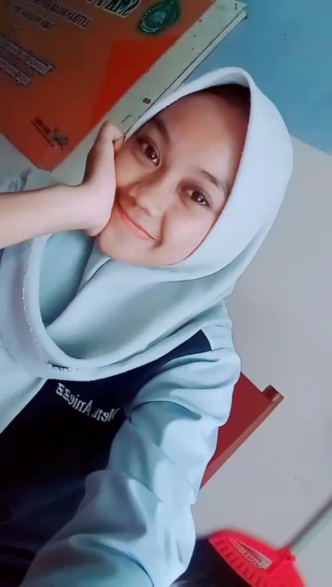 @Annisa021