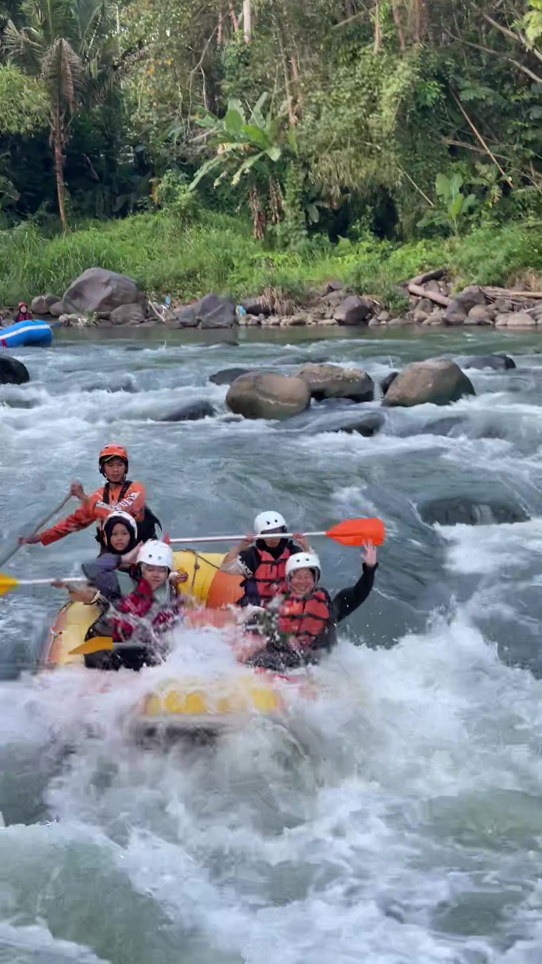 @RAFTING SUNGAI ELO