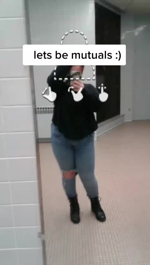 @Ellie~