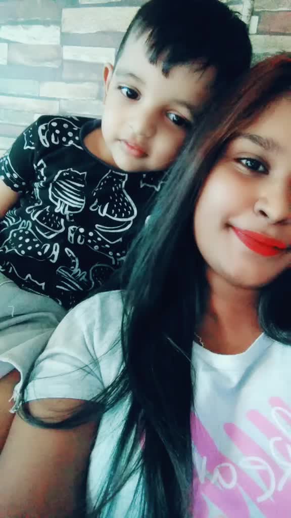 @N I S H A 💙👑