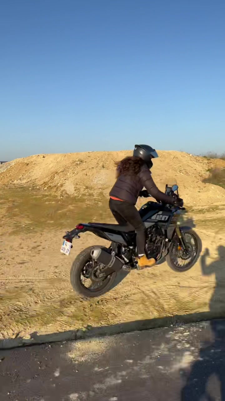 @Anissa 🏍