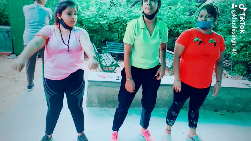 @👑Khushi Singh💝