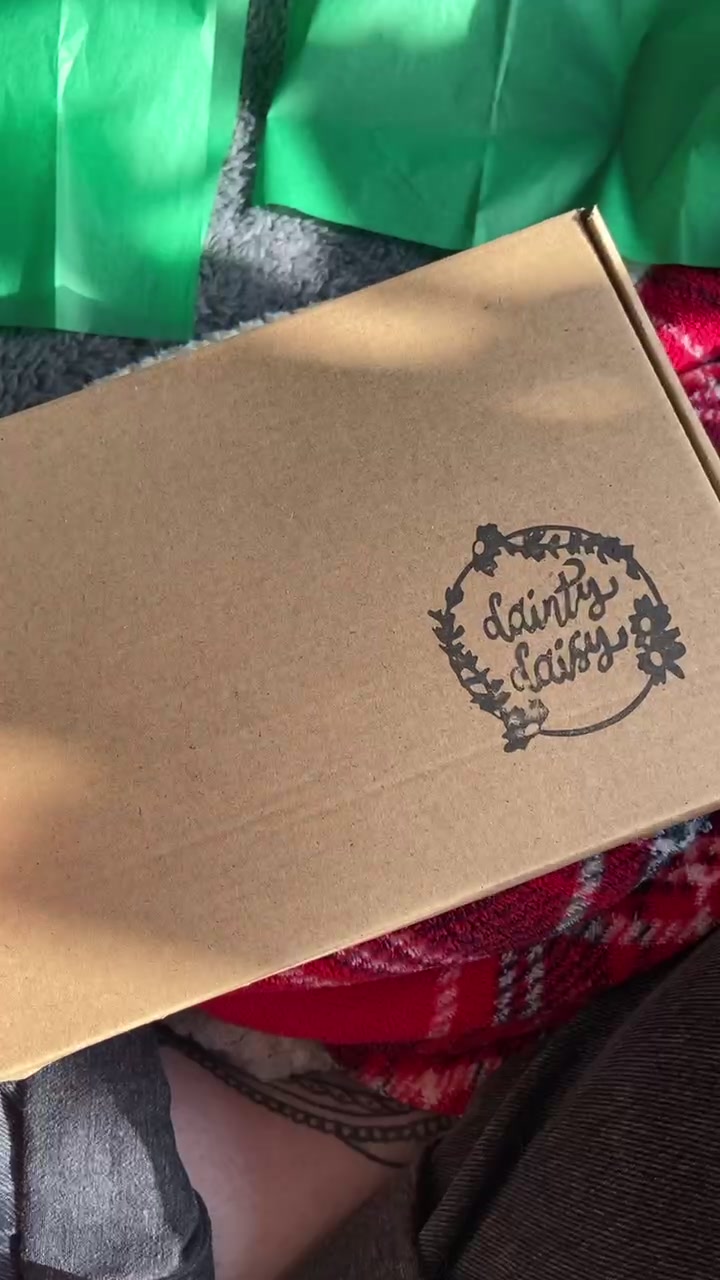 @daintydaisystudio